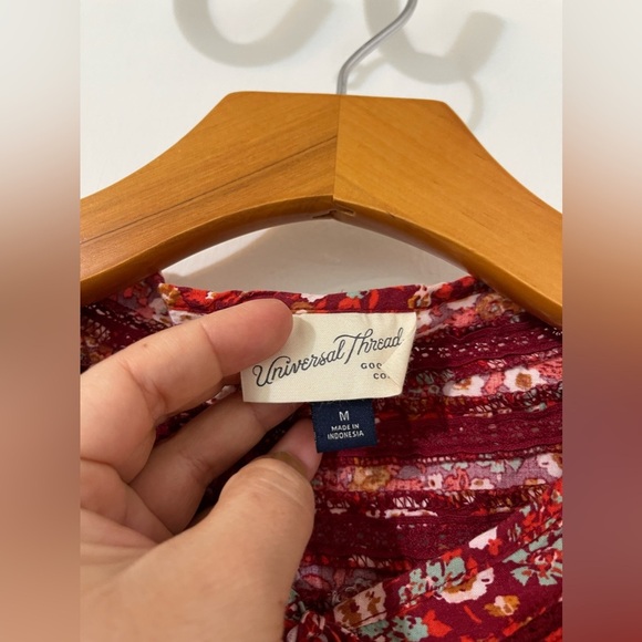 Universal thread women’s boho floral print v neck blouse - Picture 2 of 7